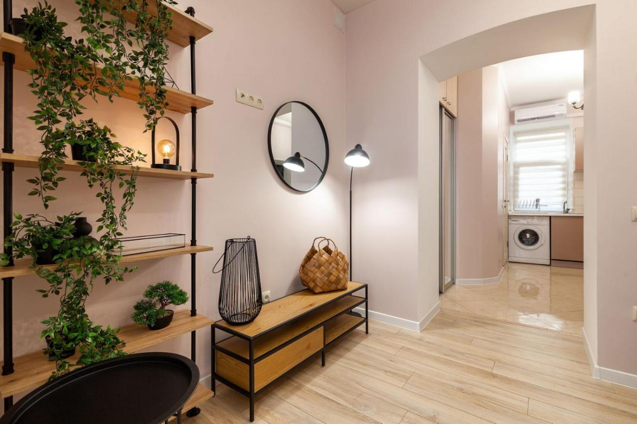 Avangard Magnus Apartment Lviv Dış mekan fotoğraf